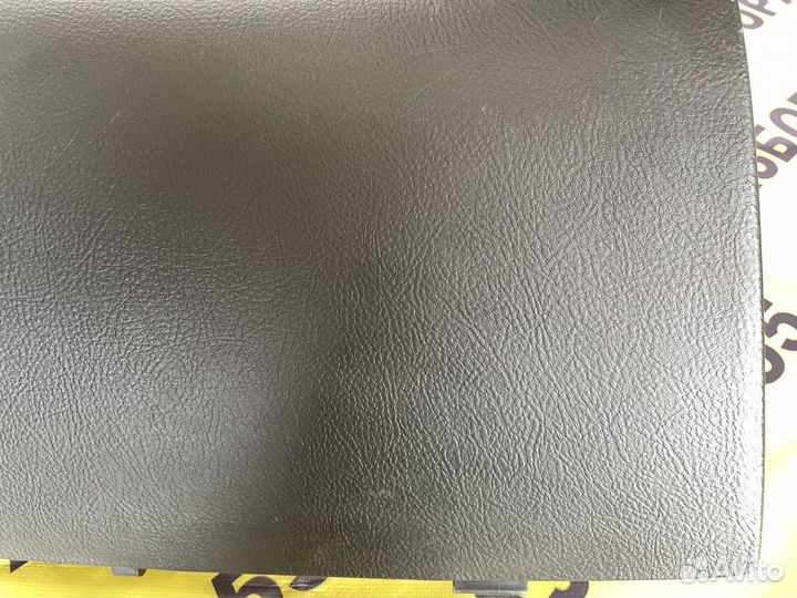 Бардачок Toyota Avensis 2