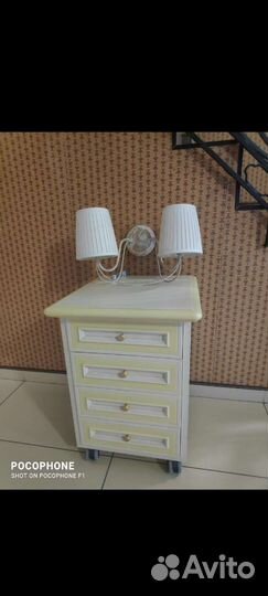 Брендовая итальянская тумба массив и бра