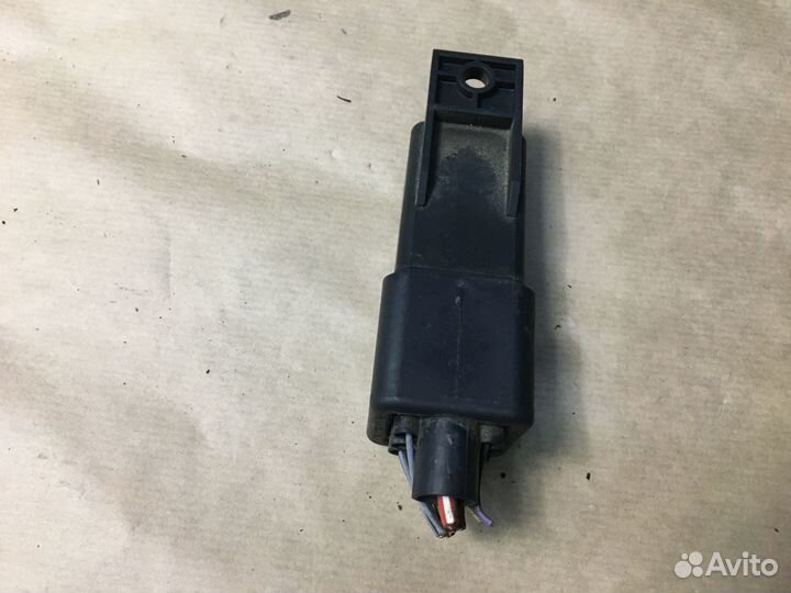Реле свечей накала Volkswagen Tiguan 08-17