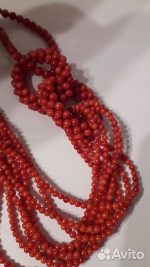 Коралловые колье