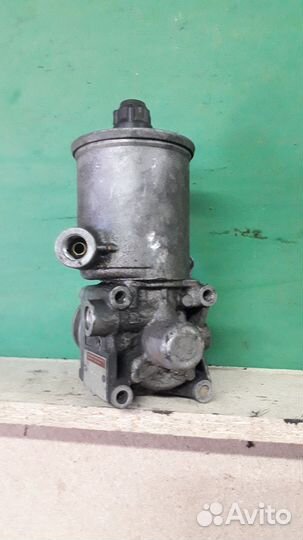 Насос гур Mercedes m104 A2104662001 W124 W129 W202