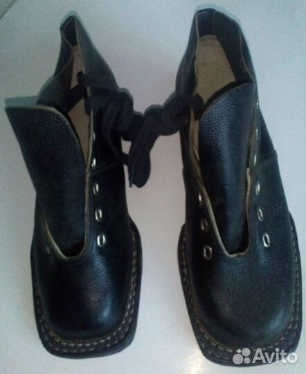 Ботинки лыжные кожаные р 26,5 СССР и лыжи СССР