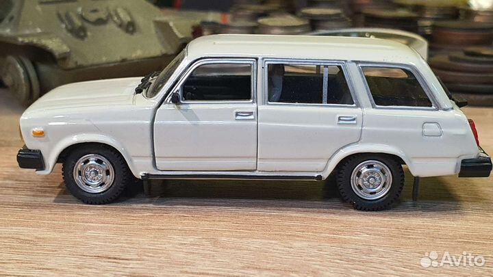 Модель автомобиля 1 43. ваз 2104. Нечастый