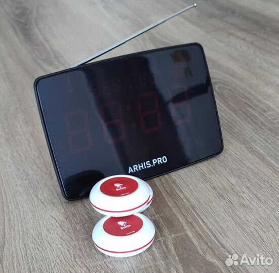 Кнпока вызова официанта и табло отображения вызова