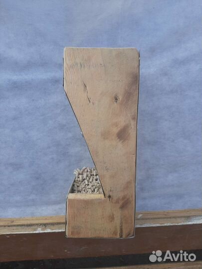 Бункерная кормушка для кроликов