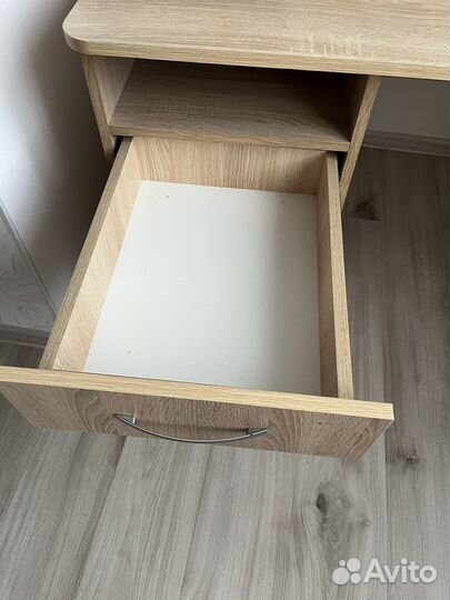 Письменный стол