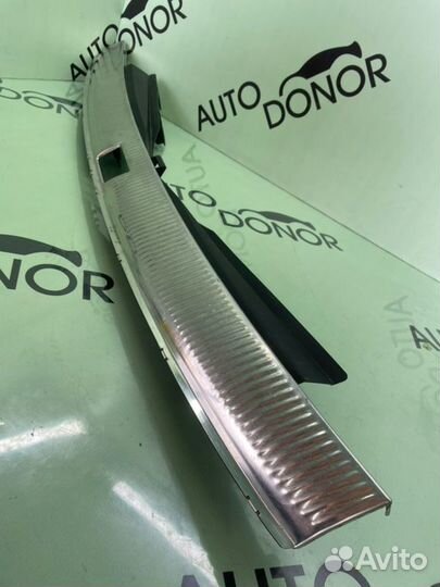 Накладка замка багажника Audi Q7 4L 3.0L BUG 2008