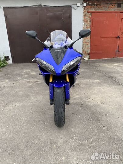 Yamaha YZF R1