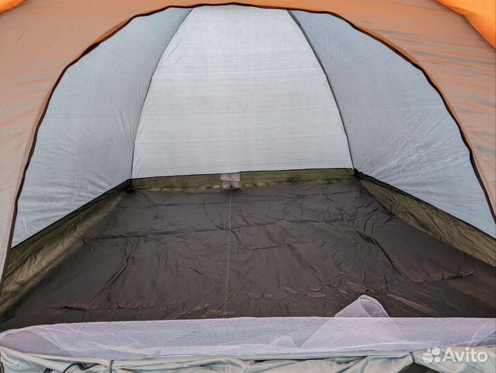 Палатка 4 местная новая