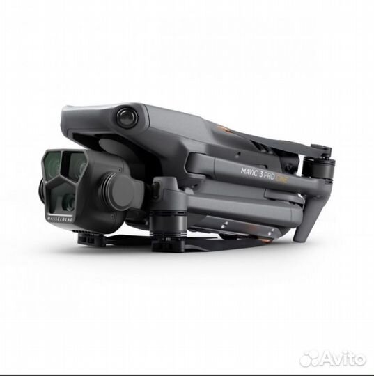 Квадрокоптер DJI Mavic 3 Pro с пультом DJI RC