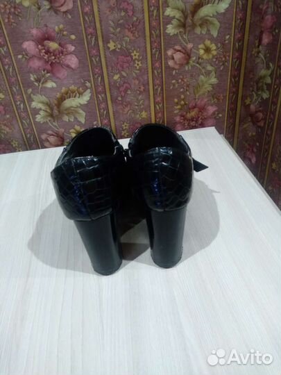 Лакированные туфли