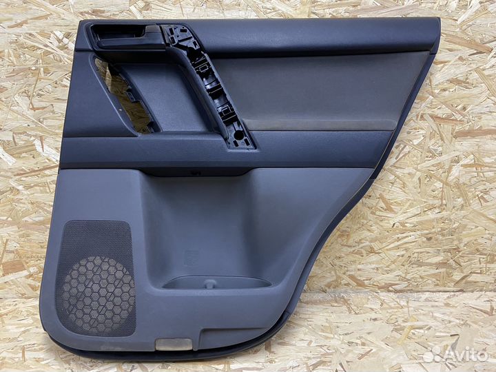 Обшивка двери задняя правая Toyota Prado 150