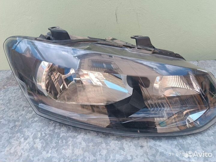 Фара volkswagen polo левая