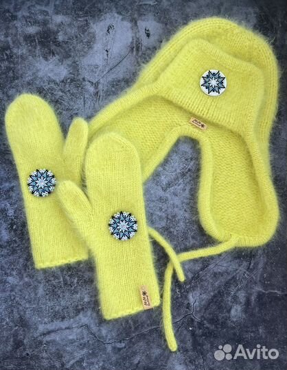 Комплект шапка и варежки Камчатские сувениры