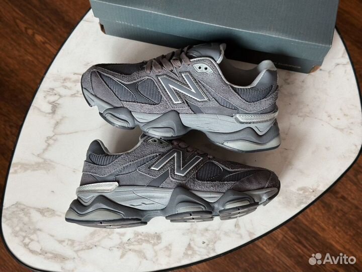 New Balance 9060 Magnet