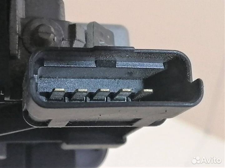 Трапеция стеклоочистителей LADA Largus 2012