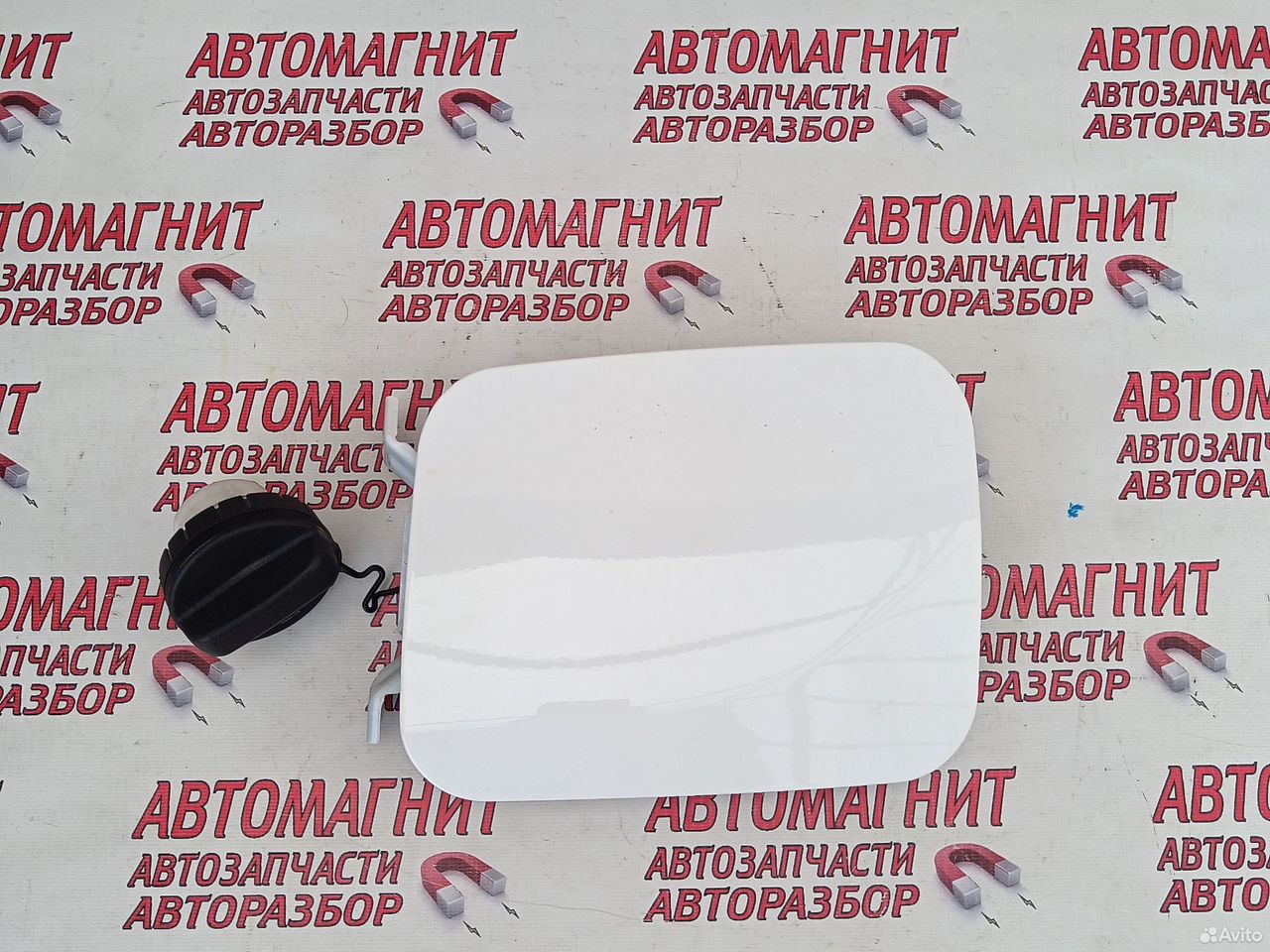 Лючок бензобака Тойота Рав 4 ха50