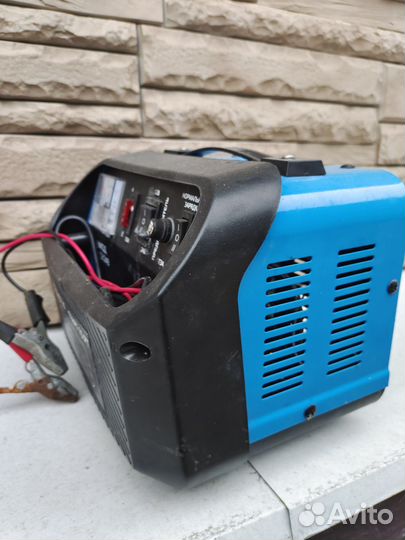 Зарядное устройство