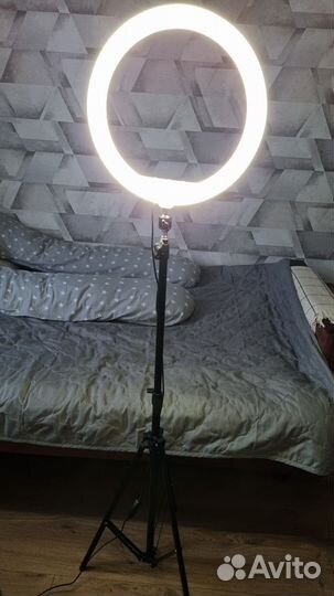 Кольцевая лампа со штативом