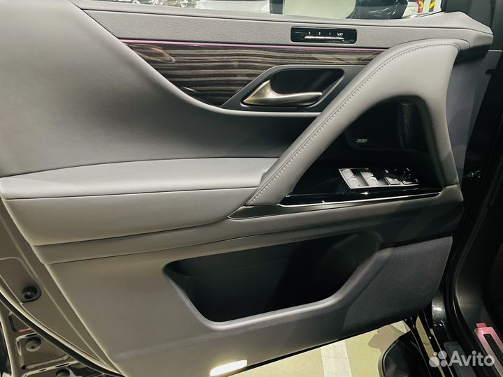 Lexus LX 3.3 AT, 2024, 35 км