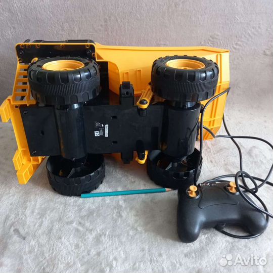 Самосвал на пульте управления