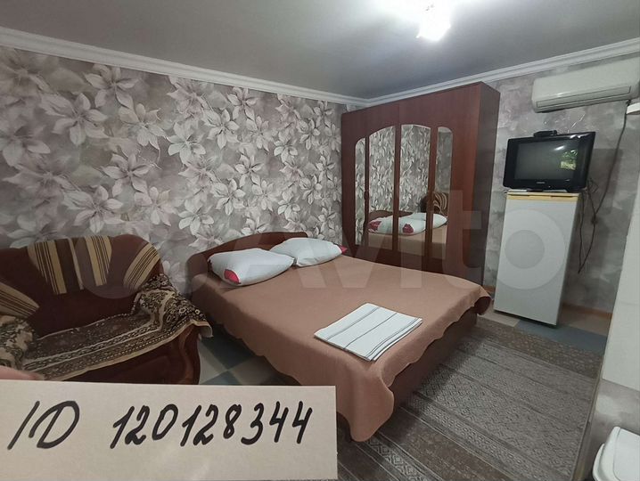 Дом 28 м² на участке 5 сот.