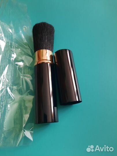 Кисть для пудры и румян выдвижная Джордани Голд