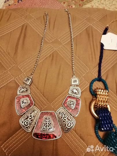 Колье ожерелье