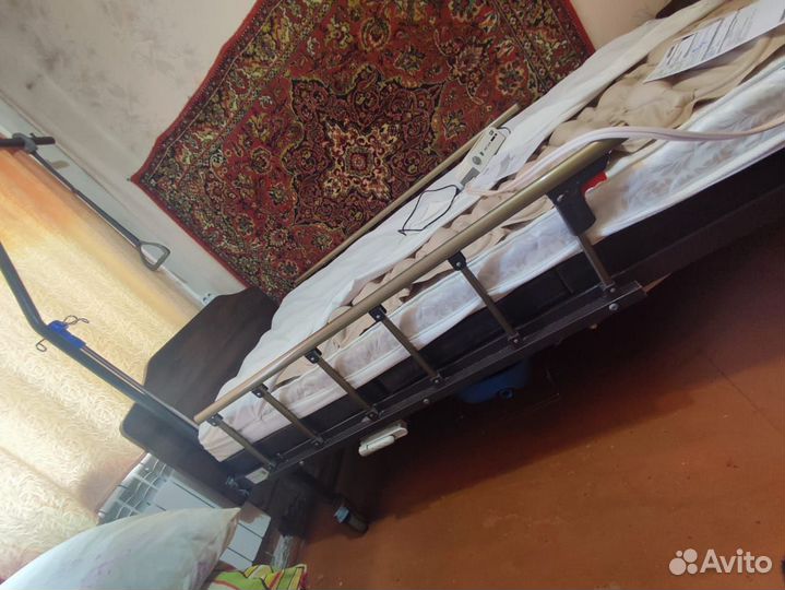 Медицинская кровать для лежачих больных