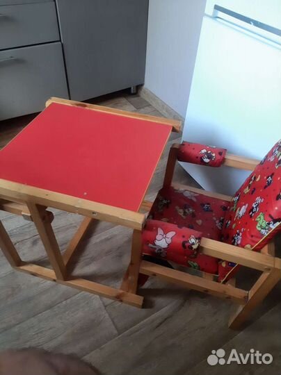 Деревянный стул для кормления