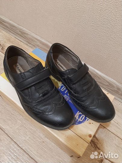 Туфли, кеды Levi's на р. 35-37