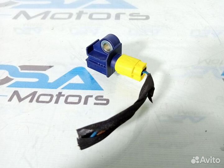 Датчик удара SRS передний Mercedes W204 дорест