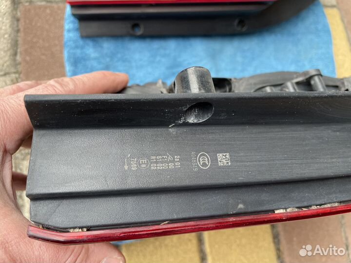 Задние фонари Volkswagen Caravelle