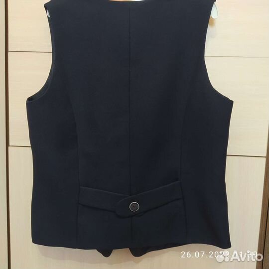 Жилетка для девочки школьная б у