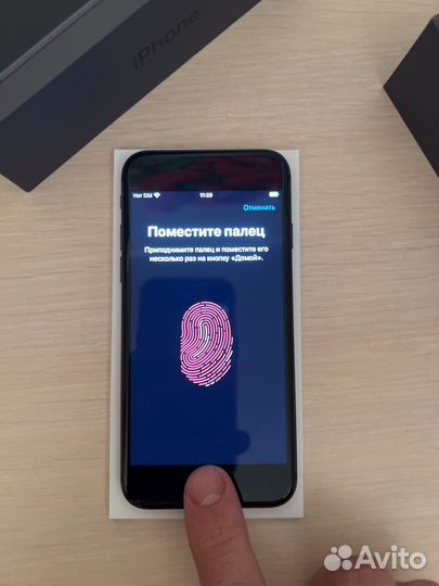 Телефон iPhone 8 64 gb