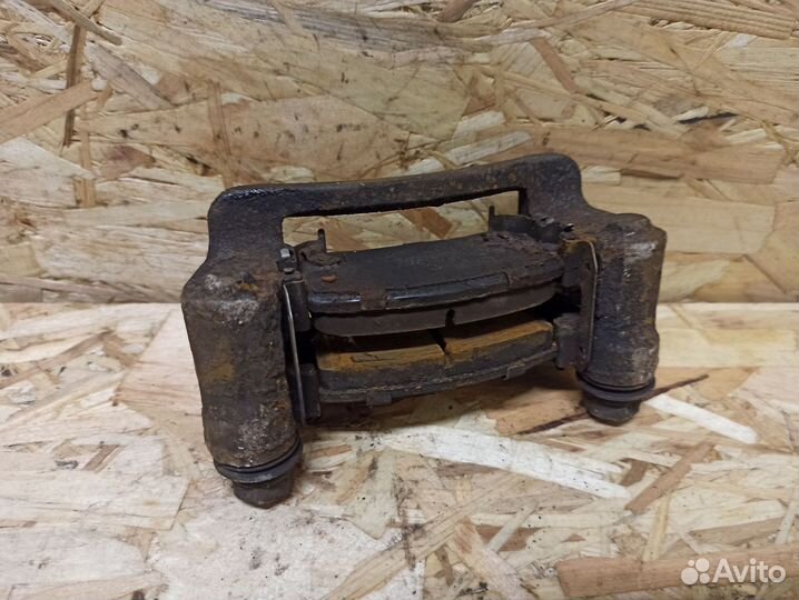 Скоба заднего суппорта Kia Ceed ED