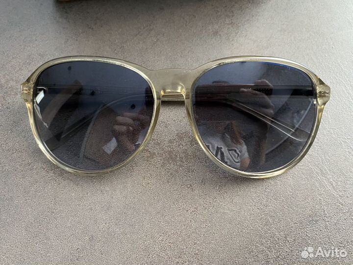 Солнцезащитные очки YSL