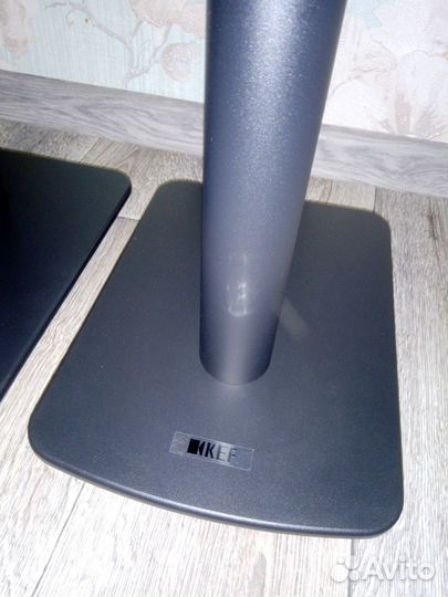 Стойки под акустику KEF
