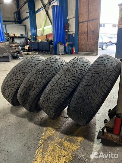 Gislaved NordFrost 100 SUV 215/70 R16 100T