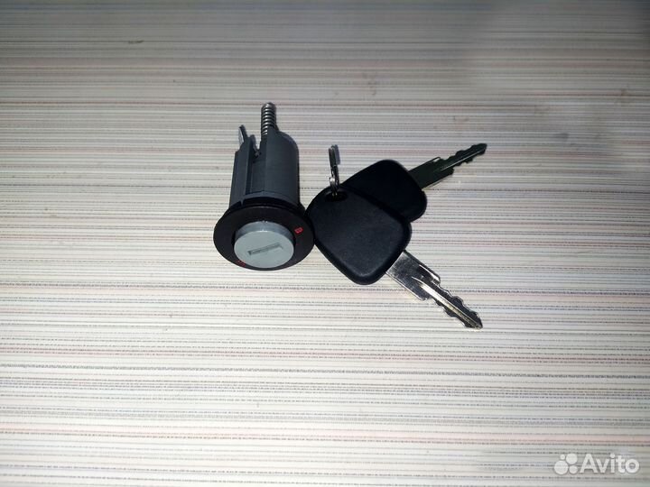 Личинка замка зажигания Daewoo Nexia с ключами