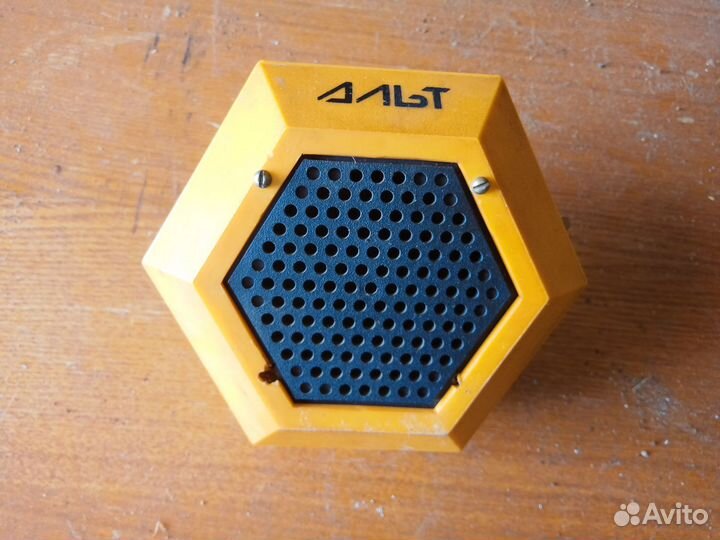 Радиоприёмники, магнитофоны на запчасти