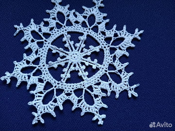 Снежинки вязаные новогодние