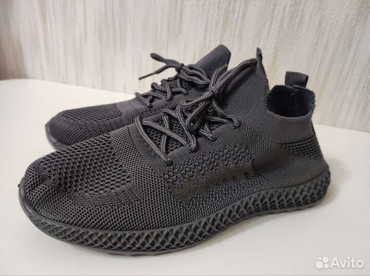 Кроссовки текстильные дышащие летние