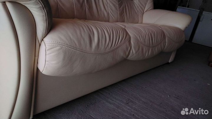 Кожаный диван из Финляндии