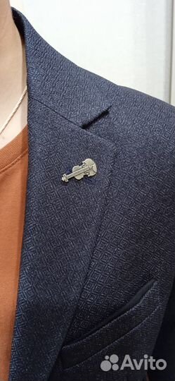 Школьный пиджак для мальчика р.158-164 мало б/у