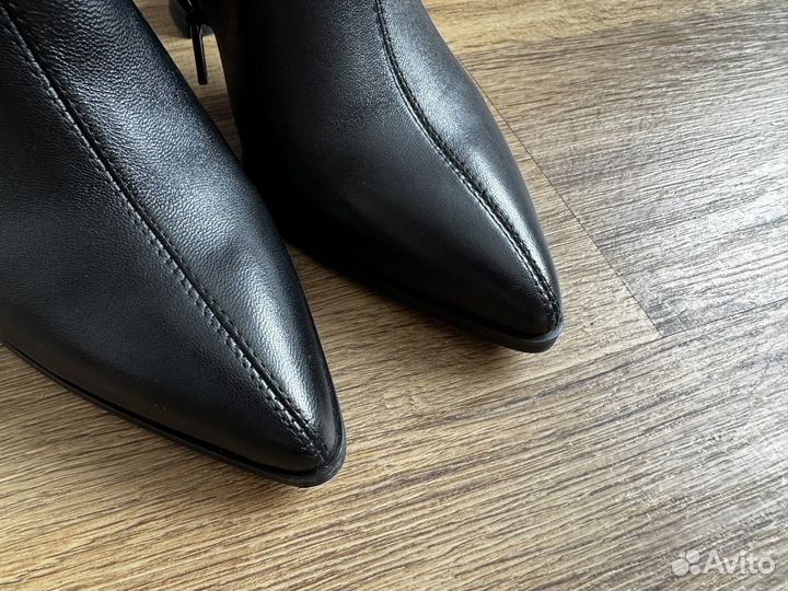Ботильоны новые натуральная кожа 38(39)