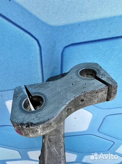 Кулак поворотный передний левый 4G0407253B