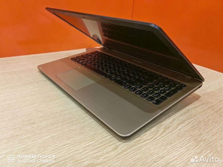 Ноутбук для работы и дома Asus VivoBook intel/ssd