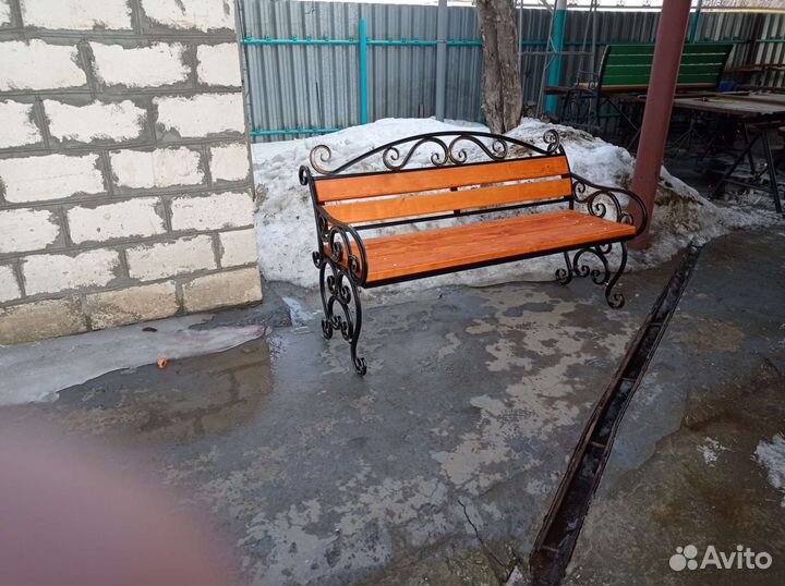 Кованная лавочка