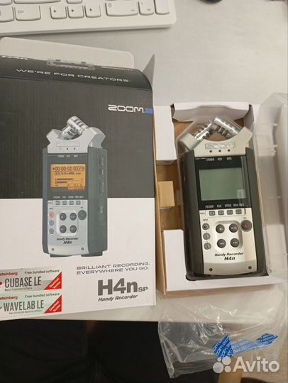 Цифровой аудиорекордер Zoom H4n
